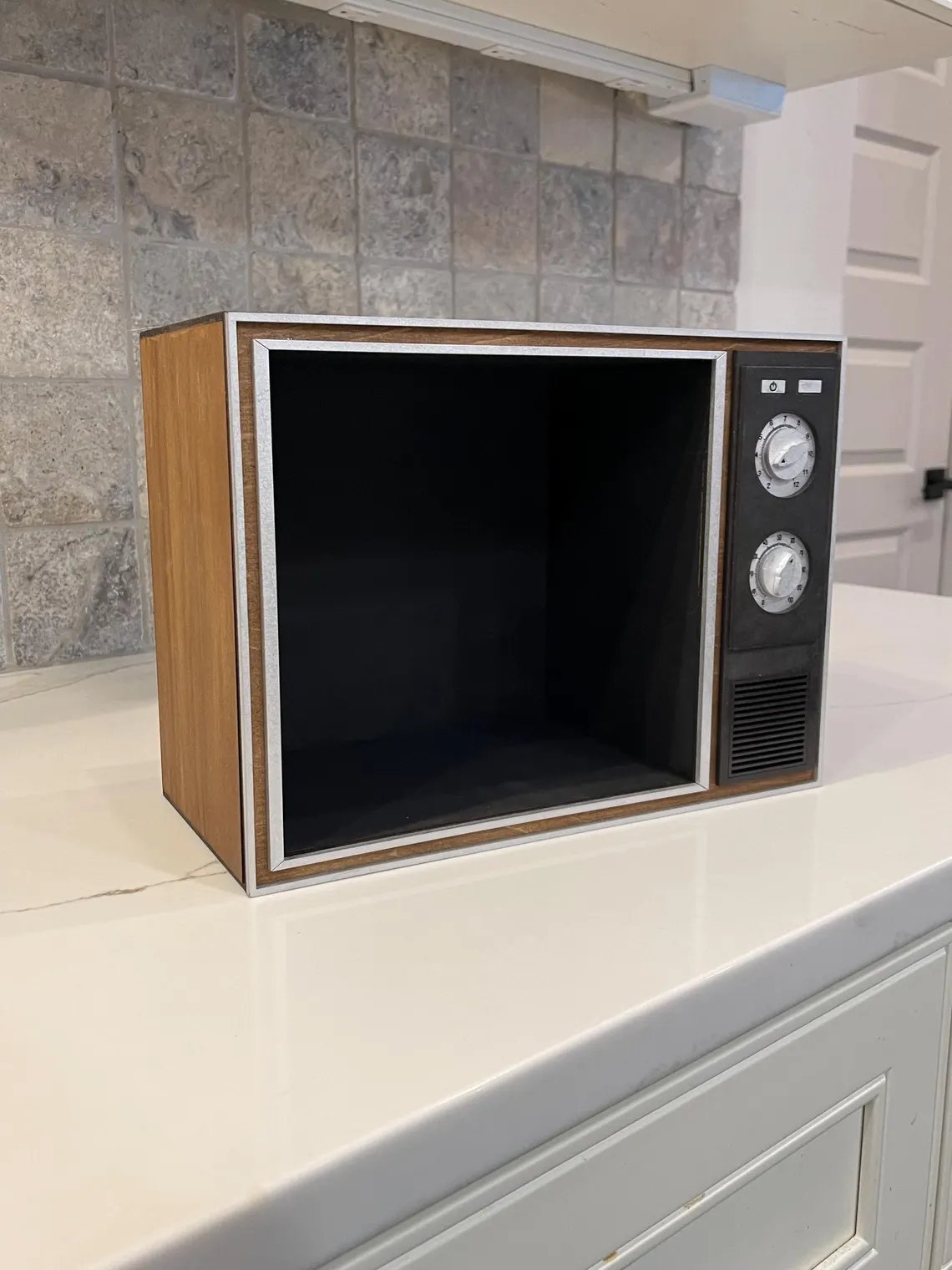 📺 Retro TV Media Storage Box