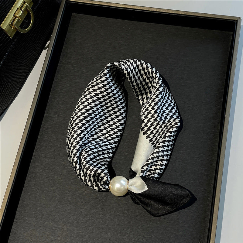 🧣 Effortless Glamour: Pop-On Pearl Necklace Scarf ✨