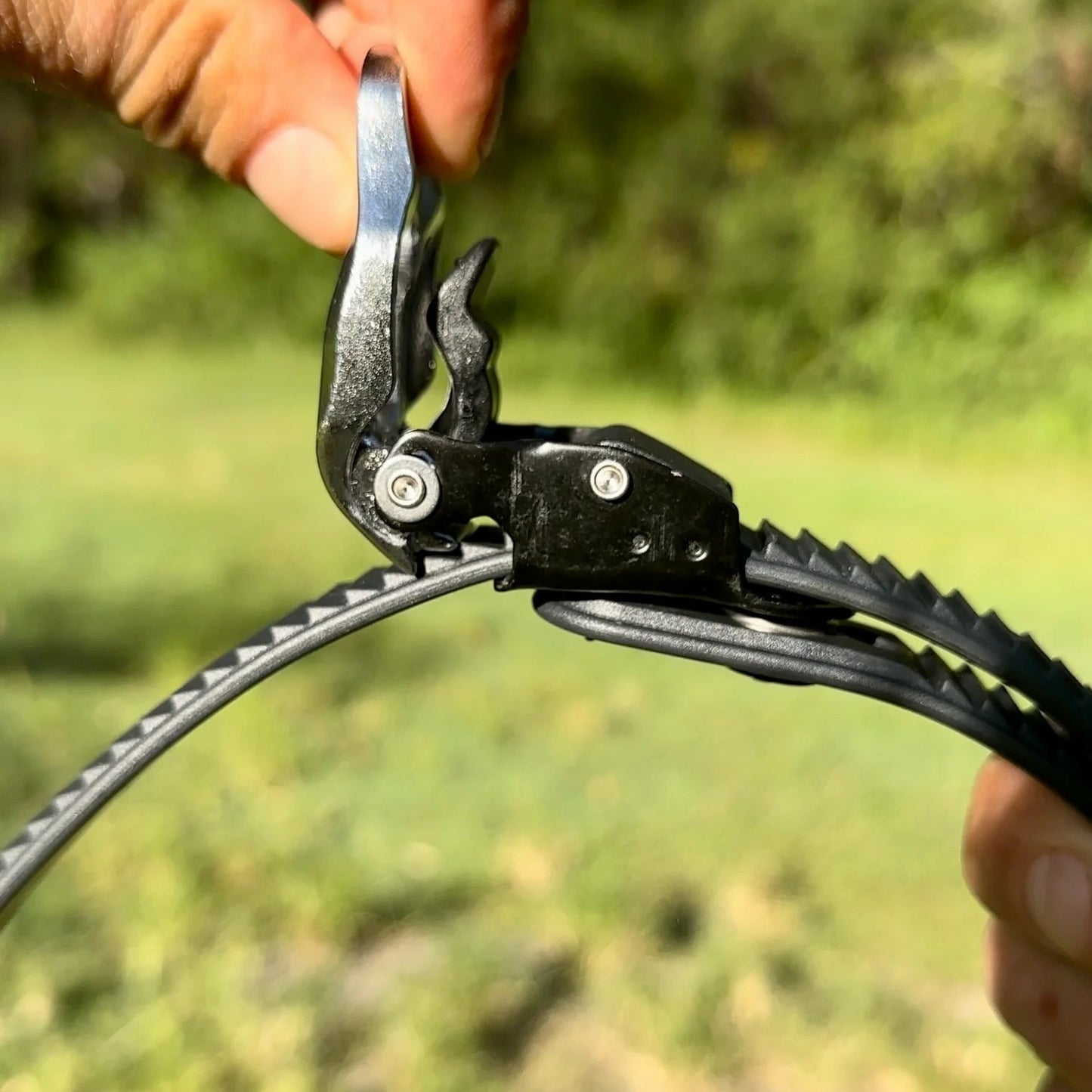 🔥Heavy-duty Stainless Steel Grip Lock Straps
