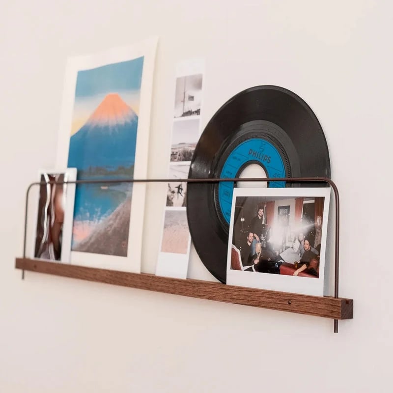 Minimalist Photo Display Shelf – Modern Wall Ledge for Photos, Art Prints & Postcards