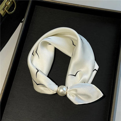 ✨ Effortless Glamour: Pop-On Pearl Necklace Scarf 🧣