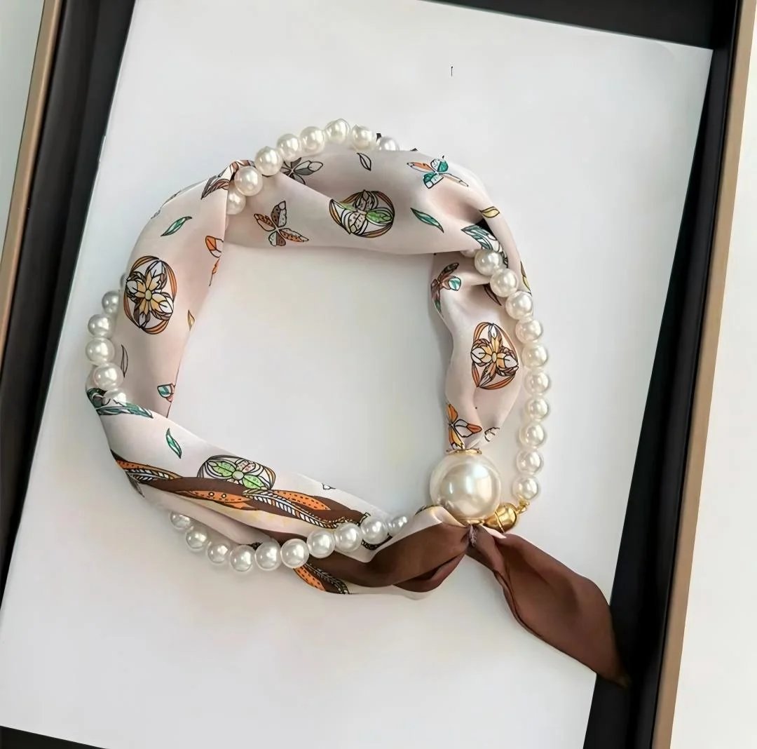 ✨ Effortless Glamour: Pop-On Pearl Necklace Scarf 🧣