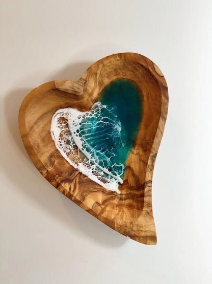 🌊 Ocean Resin Heart Dish – Handmade Olive Wood & Coastal Art