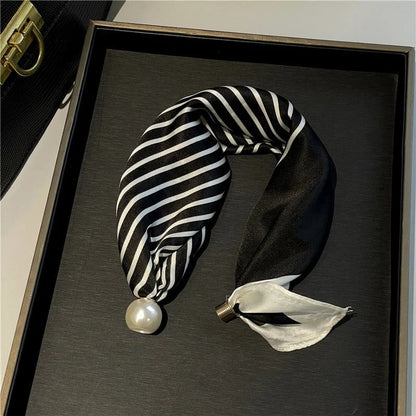 ✨ Effortless Glamour: Pop-On Pearl Necklace Scarf 🧣