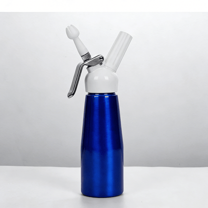 🍰 Professional cream frother