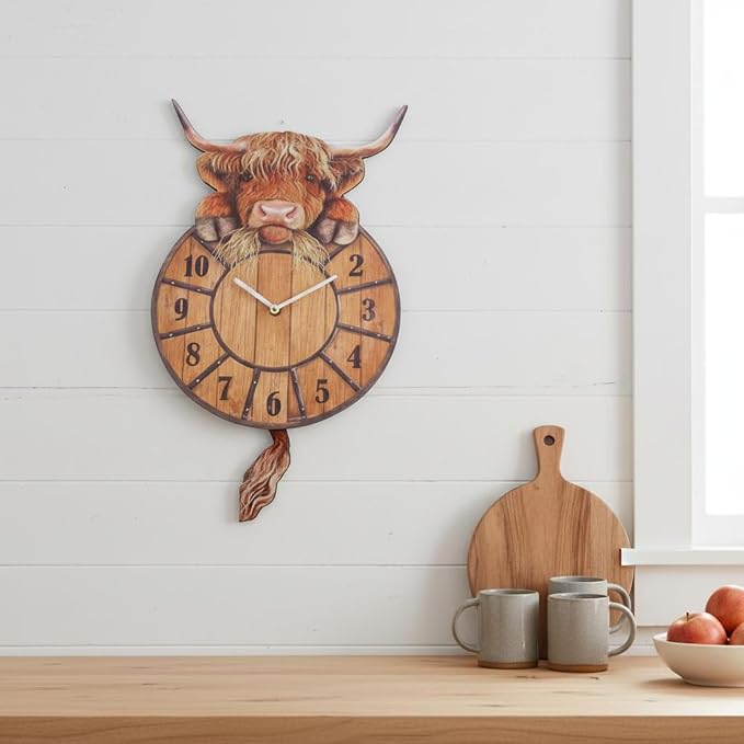 Swinging-Tail Highland Cow Wall Clock – Farmhouse Decor