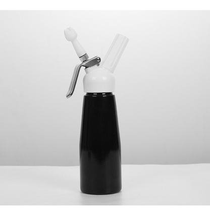 🍰 Professional cream frother