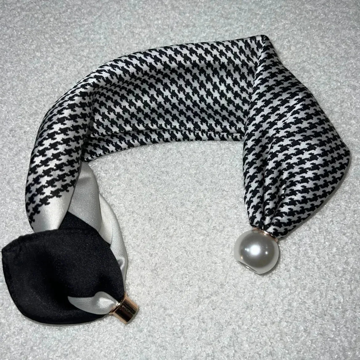 🔥2026 Hot Sale✨ Pearl Necklace Scarf with Magnetic Clasp