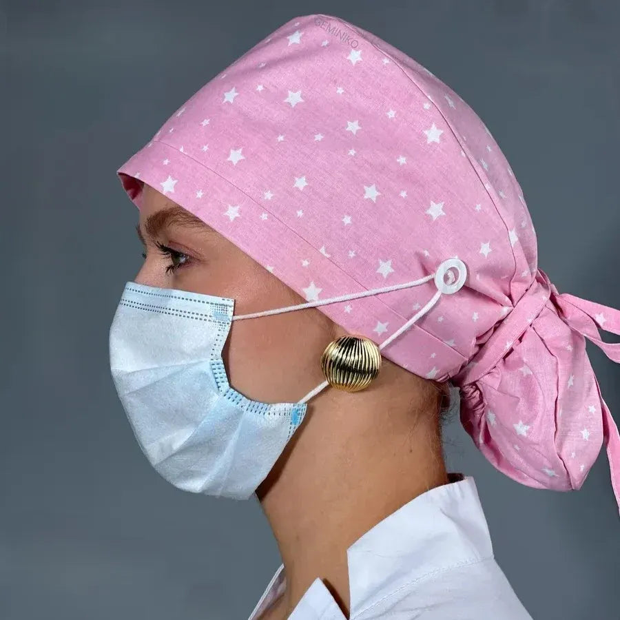 👩‍⚕️Adjustable Cotton Scrub Cap – Roomy Hair Pocket & Mask Buttons