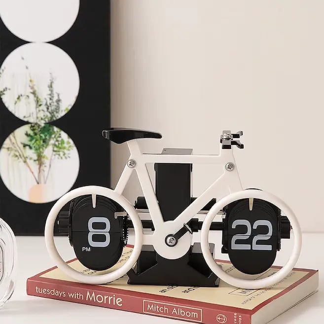 Creative Bicycle Automatic Page Turning Clock
