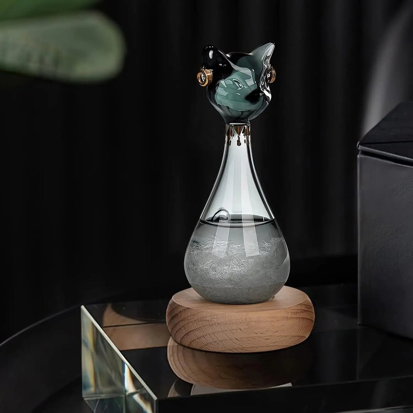 🎉Cat-Shaped Storm Glass Weather Predictor for Home & Office Decor