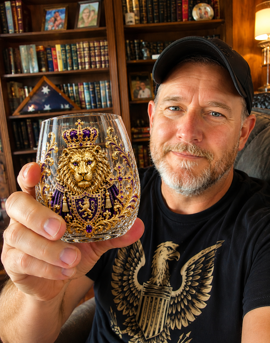 👑🦁 3D Royal Lion Glass Art Cup | Luxury Raised Whiskey Glass with Crowned Lion Design, Collectible Barware & Gift for Whiskey Lovers