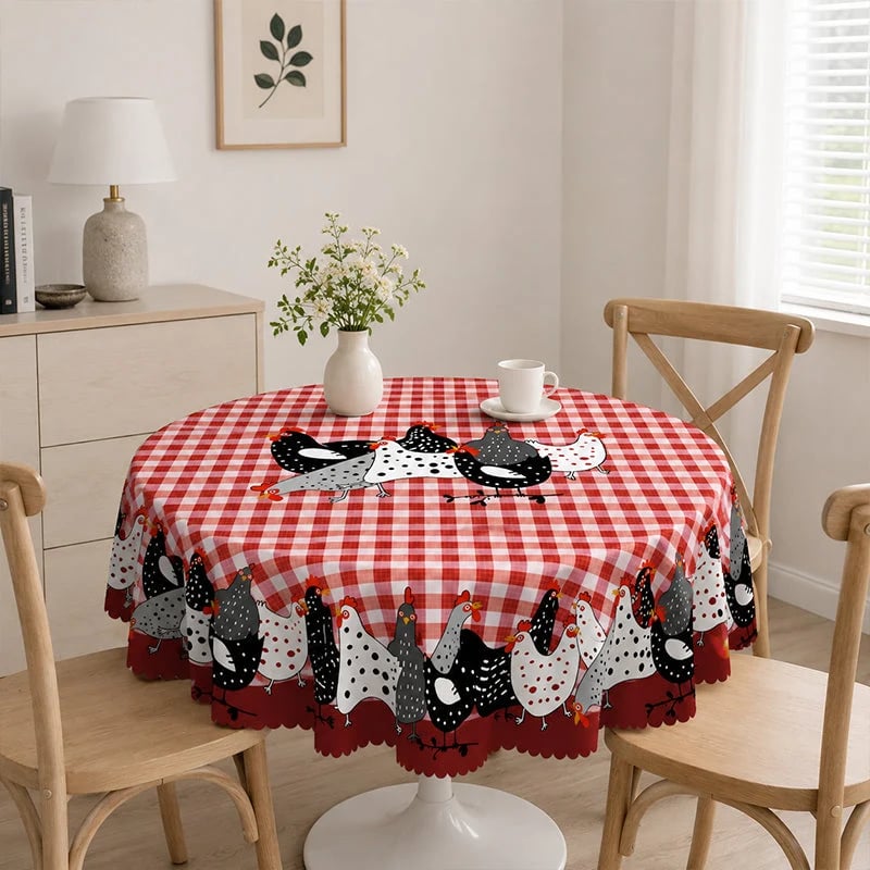 🔥HOT SALE🔥🐓 Farmhouse Rooster Tablecloth – Red Buffalo Plaid Chicken Table Cover, Spill Proof & Scalloped Lace Edge ✨