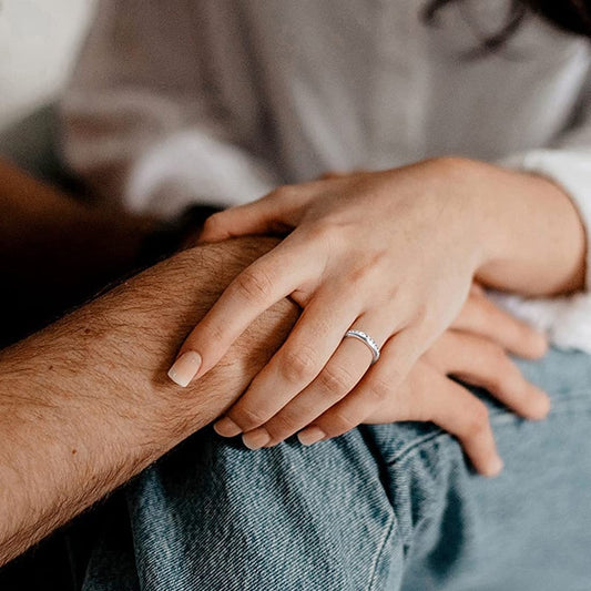 💍Rotating Crystal Ring, Relieves Anxiety, Symbolizes Vows & Luck, Waterproof & Fade-Resistant