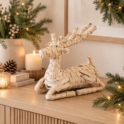 🦌 Woven Rattan Reindeer Christmas Décor – Rustic Holiday Reindeer
