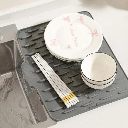 🔥HOT SALE🔥Non-Spill Silicone Worktop Saver – Heat-Resistant & Non-Slip Mat for Drip-Free Drying