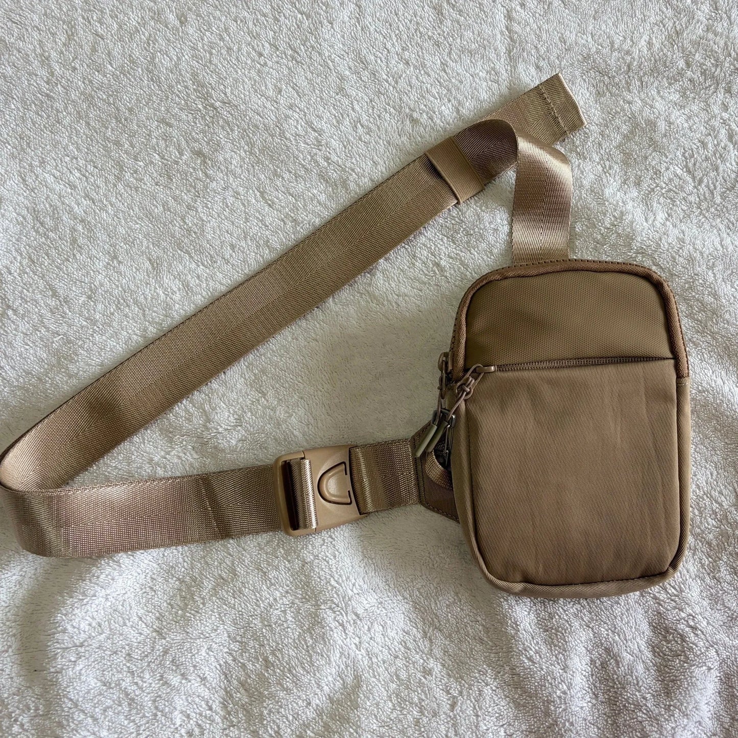 🔥😍Anti-Theft Everyday Sling Bag – Lightweight Crossbody Travel Pack