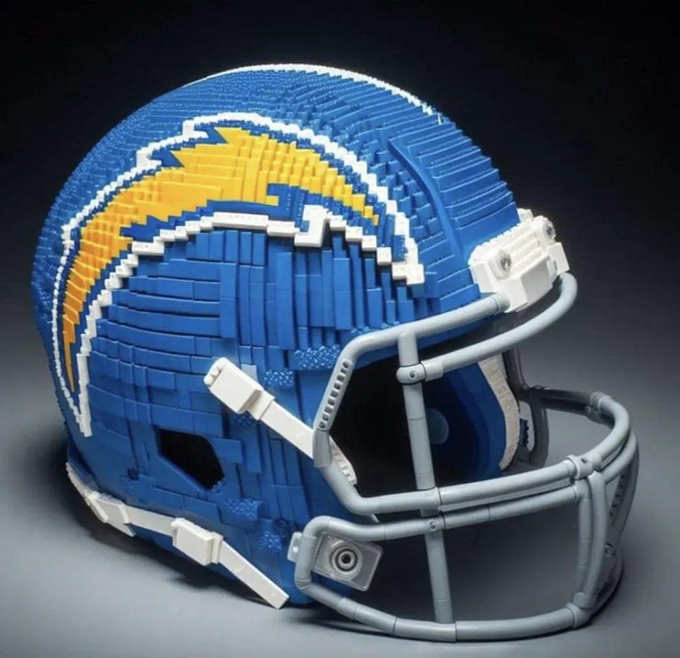 🏈 Building Block Football Helmet – 300+ Piece Collectible Construction Set