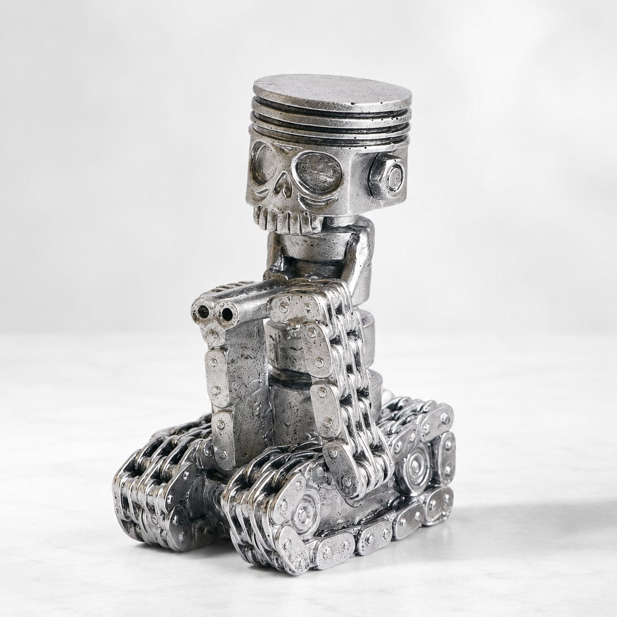 💀 Industrial Mechanical Skull Resin Sculpture – Gear, Wrench & Chain Gothic Décor