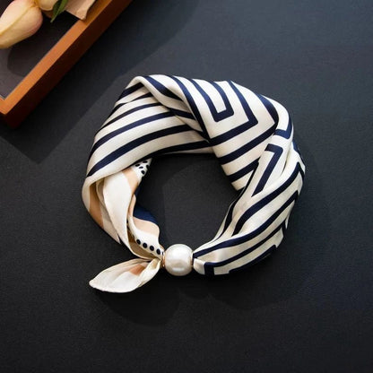 ✨ Effortless Glamour: Pop-On Pearl Necklace Scarf 🧣