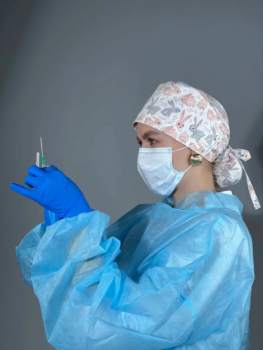 👩‍⚕️Adjustable Cotton Scrub Cap – Roomy Hair Pocket & Mask Buttons