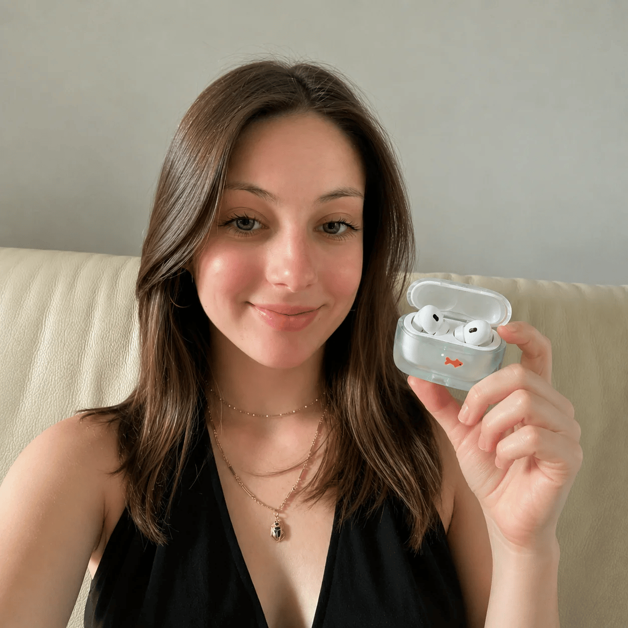 💖Hot 30% OFF🐟 Fishy Pods — Cute Transparent AirPods Case with Floating Fish Charm