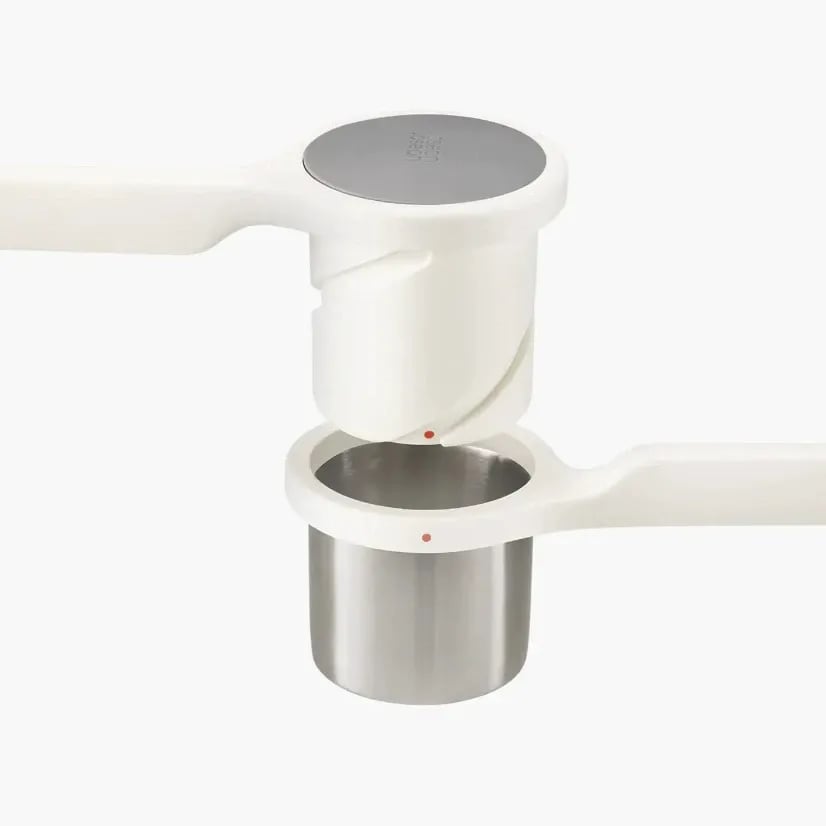 💖Hot 30% OFF🌹🥔 Potato Ricer Masher – Twist-Action Stainless Steel Vegetable Puree Tool