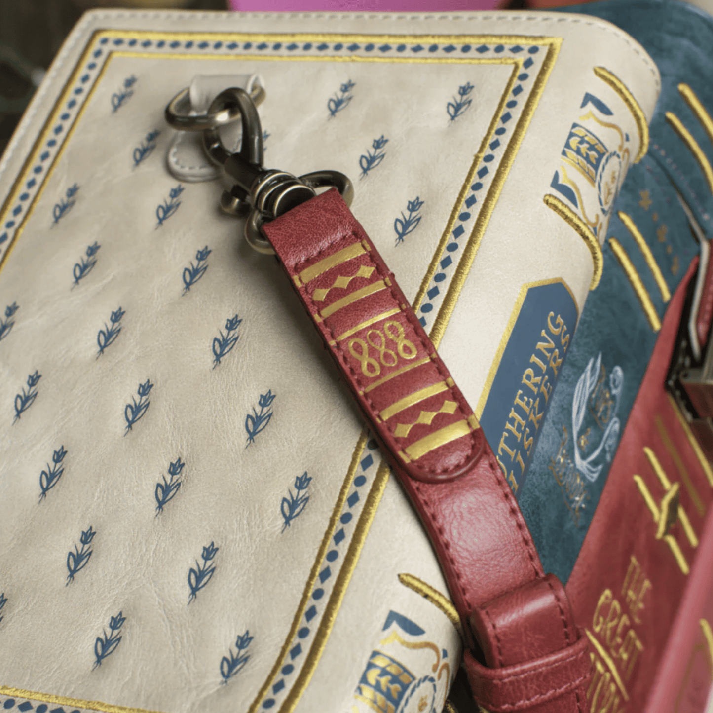 🔥2026 HOT SALE 49% OFF 📚 Vintage Stacked Book Novelty Handbag(📦Buy 2 Free Shipping)
