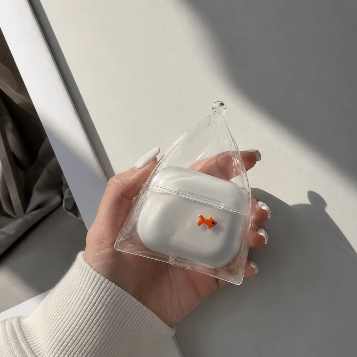 💖Hot 30% OFF🐟 Fishy Pods — Cute Transparent AirPods Case with Floating Fish Charm